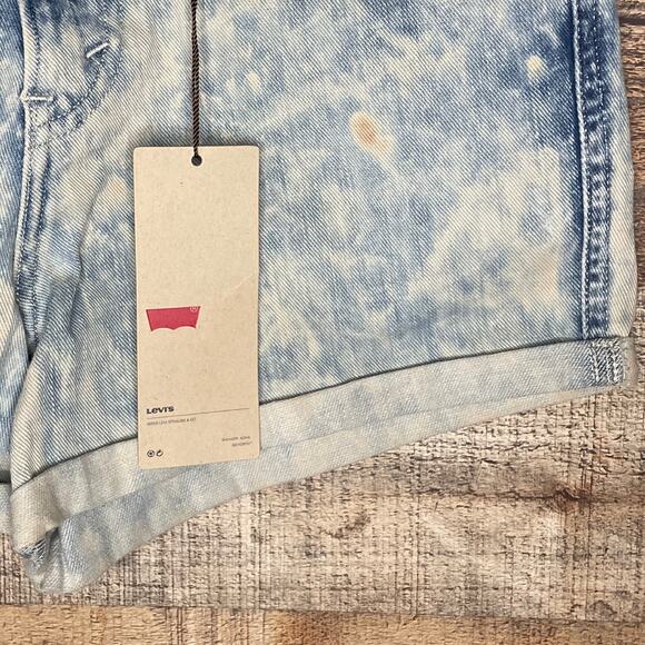 Levi's High Rise Cuffed Hem Denim Shorts Acid Wash Blue Jean Size 26 NWT - Picture 3 of 9